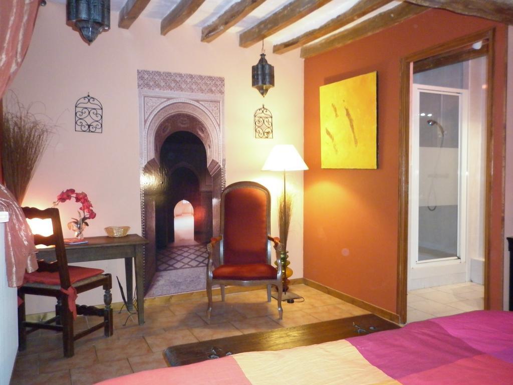 La Chartreuse Hotel Poilly-sur-Tholon Kamer foto