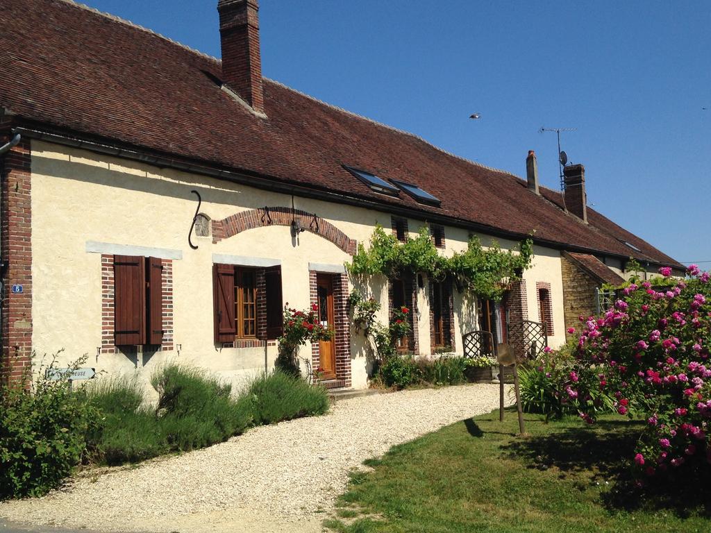 La Chartreuse Hotel Poilly-sur-Tholon Buitenkant foto
