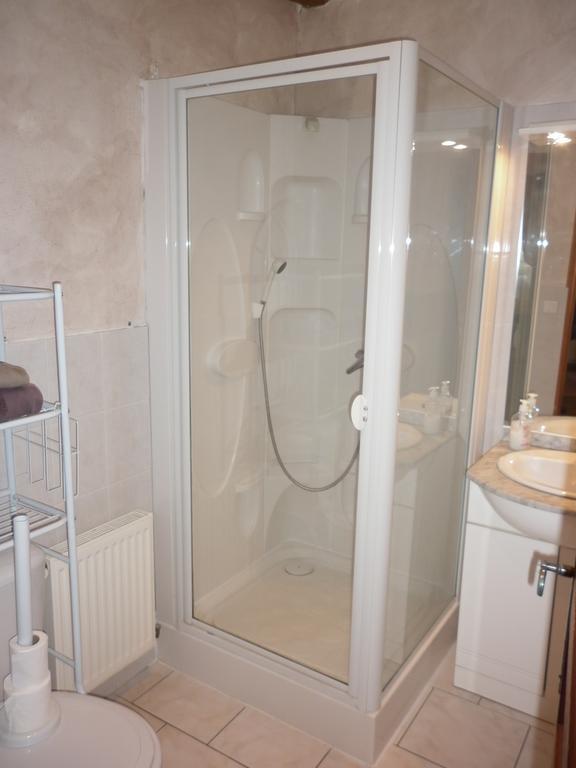 La Chartreuse Hotel Poilly-sur-Tholon Kamer foto