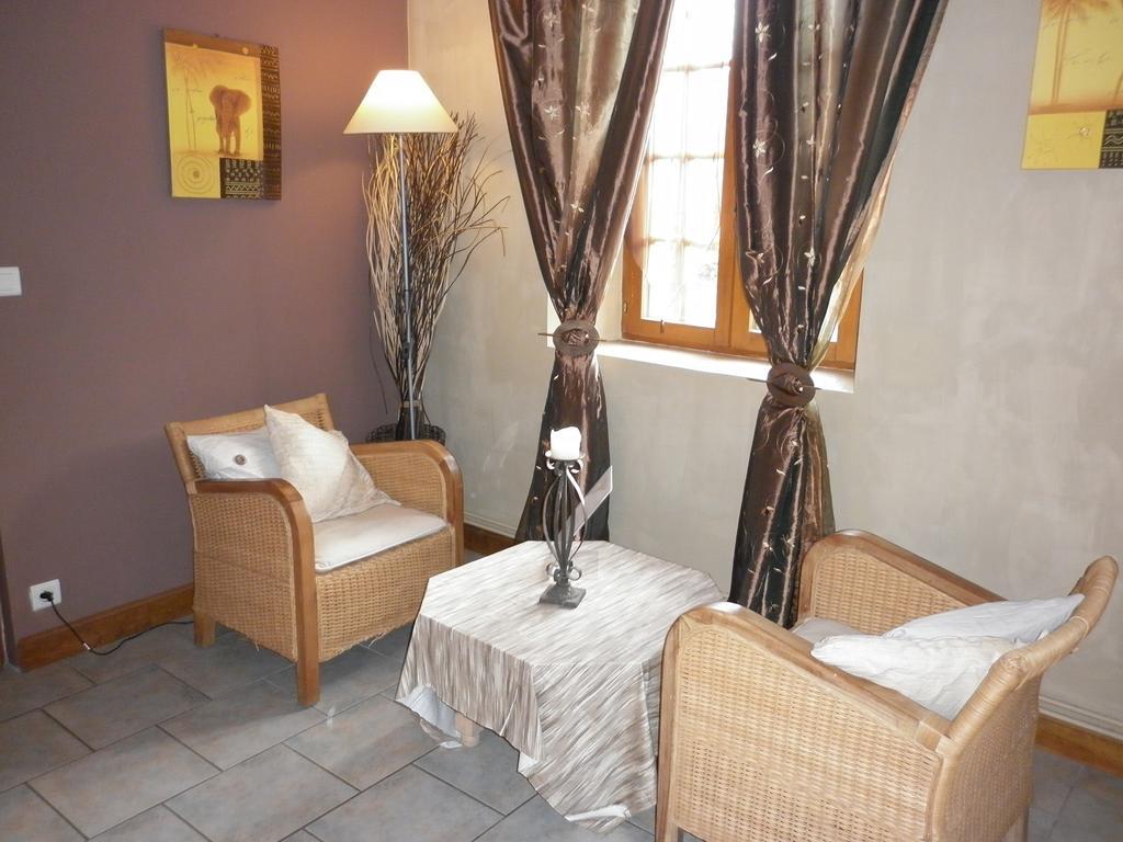 La Chartreuse Hotel Poilly-sur-Tholon Kamer foto