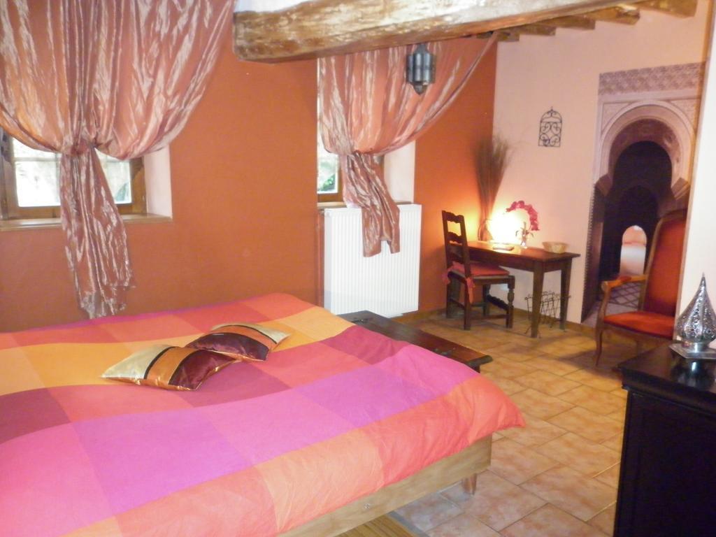 La Chartreuse Hotel Poilly-sur-Tholon Buitenkant foto