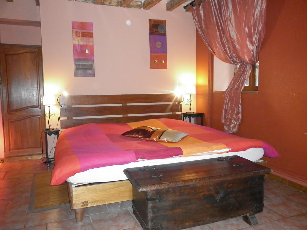 La Chartreuse Hotel Poilly-sur-Tholon Buitenkant foto